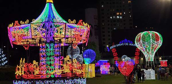 Decoração de Natal do Parque Ecológico é inaugurada (Foto: Patrícia Lisboa/Dropes)