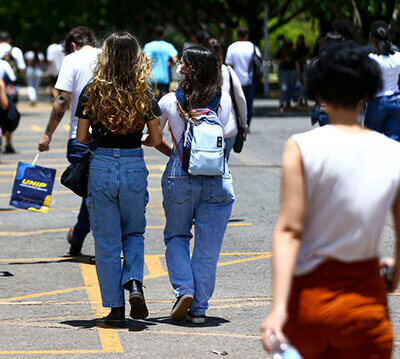 Milhões de candidatos fazem a segunda prova do Enem neste domingo (Foto: Marcelo Camargo/Agência Brasil)