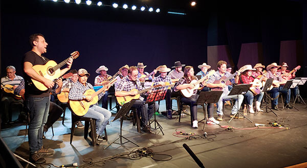 Orquestra de Viola Caipira de Indaiatuba se apresenta no Piano (Foto: Arquivo/Patrícia Lisboa/Dropes)