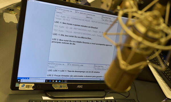 Dia do Radialista é celebrado no dia 7 de novembro (Foto: Marcello Casal Jr/Agência Brasil)