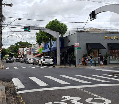 Associação Comercial recomenda que lojas de rua funcionem até meio dia no dia 31 de dezembro (Foto: Patrícia Lisboa/Dropes)