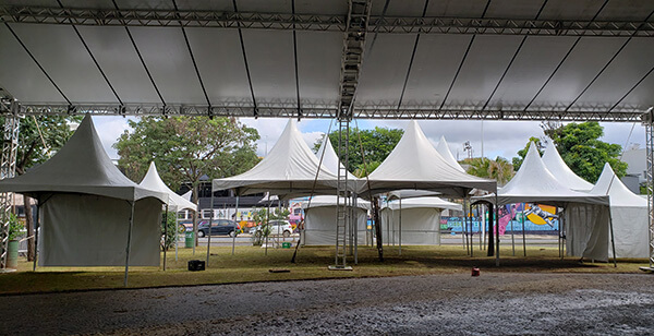 Estrutura do Festival de Verão de Indaiatuba é montada no Parque Ecológico (Foto: Patrícia Lisboa/Dropes)