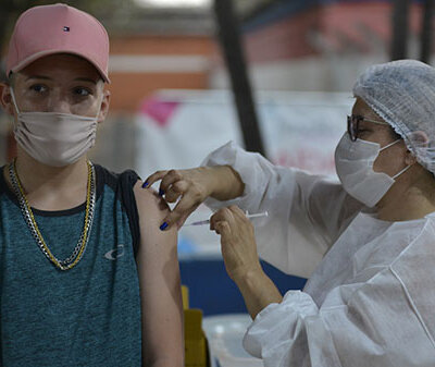 Saúde aplica dose de reforço da vacina contra a meningite tipo C em adolescentes (Foto: Arquivo/Eliandro Figueira/RIC/PMI)