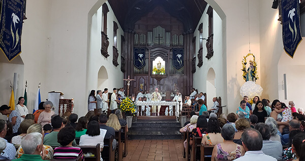 Missa Solene do Dia da Padroeira de Indaiatuba é realizada na Igreja NS da Candelária (Foto: Patrícia Lisboa/Dropes)