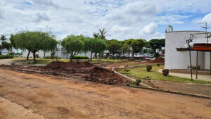 Rua Wilson Fregnani somente poderá ser acessada pela nova via de interligação aberta na praça Masashi Sato (Foto: Eduardo Turati/PMI)