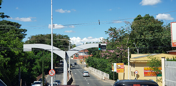 O sol aparece entre nuvens, nesta segunda, em Indaiatuba (Foto: Patrícia Lisboa/Dropes)