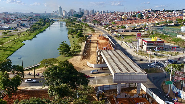 Interdição de trecho da Avenida Manoel Ruz Peres será das 7h às 16h por causa das obras do novo elevado (Foto: Eliandro Figueira/RIC/PMI)