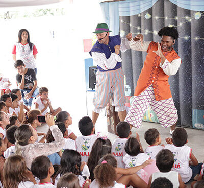 O espetáculo “Reciclagem Divertida” é apresentado pelo Grupo Teatro Sustentável (Foto: Divulgação)