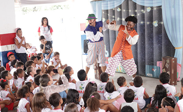 O espetáculo “Reciclagem Divertida” é apresentado pelo Grupo Teatro Sustentável (Foto: Divulgação)