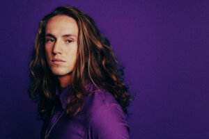 Vitor Kley apresenta o repertório do novo show, que inclui canções do álbum A Bolha (Foto: Divulgação)