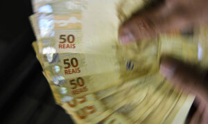Cerca de 6,5 milhões de contribuintes receberão R$ 11 bilhões (Foto: Marcello Casal Jr/Agência Brasil)