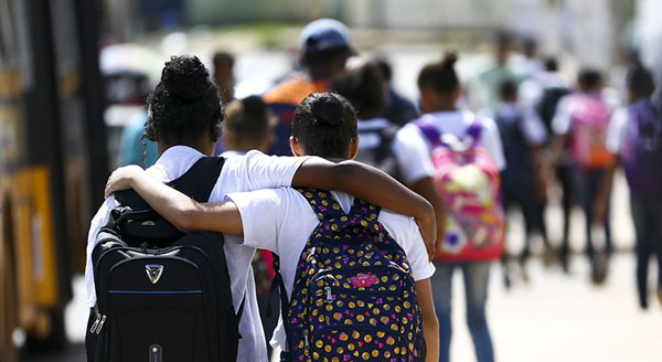 Três milhões de alunos voltam às aulas na rede estadual (Foto: Marcelo Camargo/Agência Brasil)