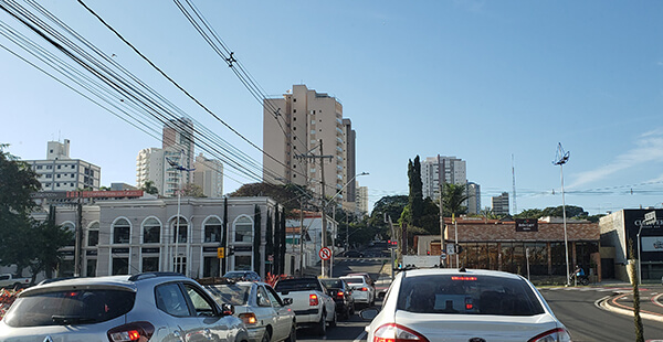 Nesta manhã de segunda-feira o tempo segue estável, com céu claro, em Indaiatuba (Foto: Patrícia Lisboa/Dropes)