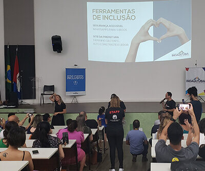 Novas ferramentas de acessibilidade foram apresentadas no auditório do Bosque do Saber (Foto: Patrícia Lisboa/Dropes)