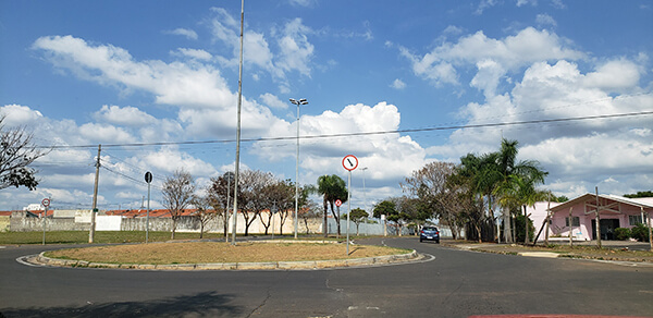 O sol aparece entre nuvens, nesta segunda, em Indaiatuba (Foto: Patrícia Lisboa/Dropes)