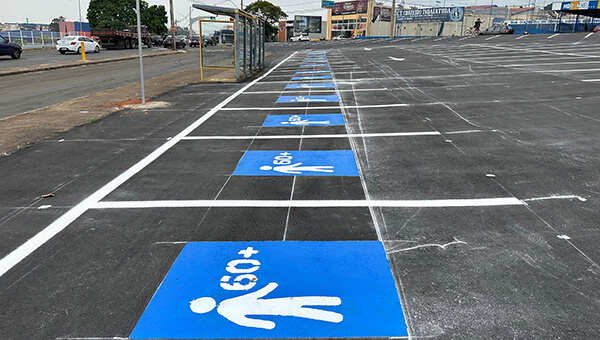 Novo estacionamento oferece 116 vagas de carros, sendo seis para idosos e sete para PcD (Foto: Eliandro Figueira/RIC/PMI)