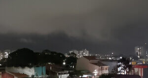 Tempo fecha e Indaiatuba registra quase 50 milímetros de chuva na noite de domingo (Foto: Patrícia Lisboa/Dropes)