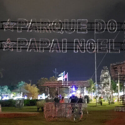 Parte dos enfeites ficaram apagados na noite de ontem (Foto: Patrícia Lisboa/Dropes)