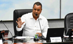 O presidente da Câmara, Jorge Luís Lepinsk, o Pepo, na sessão de segunda-feira, 11 de dezembro (Foto: Anselmo Cabral/DCS/CMI)