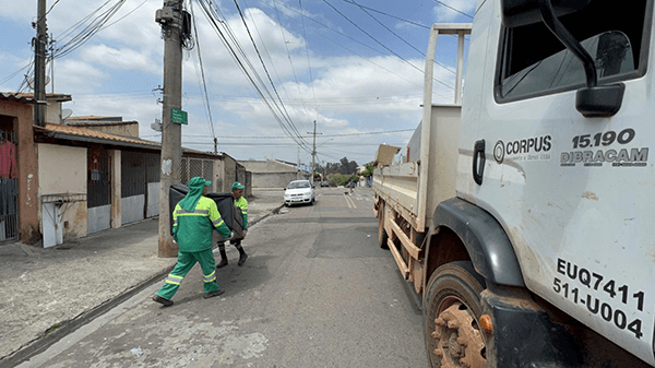 Operação Cata Bagulho é um dos serviços que serão oferecidos durante o mutirão de limpeza no bairro (Foto: Arquivo/Eliandro Figueira/PMI)