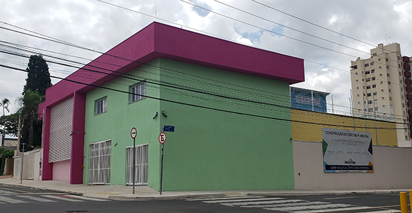 A Creche “Bárbara de Almeida Ferraz” fica na esquina da Rua 9 de Julho com a Rua Siqueira Campos , no Centro (Fotos: Patrícia Lisboa/Dropes)