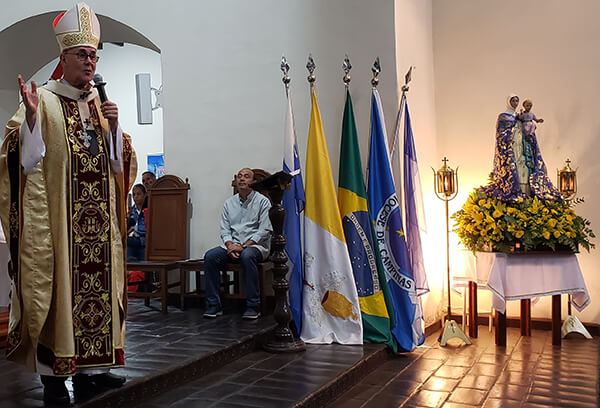 Missa do Dia da Padroeira foi presidida por Dom Inácio Müller (Foto: Patrícia Lisboa/Dropes)