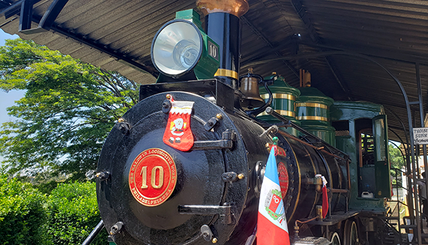 A locomotiva a vapor nº 10 é atração do Museu Ferroviário de Indaiatuba (Foto: Patrícia Lisboa/Dropes)