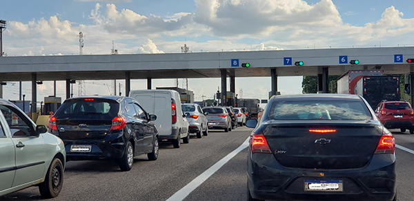 AB Colinas estima passagem de 379 mil veículos nas estradas que administra durante o feriado (Foto: Patrícia Lisboa/Dropes)