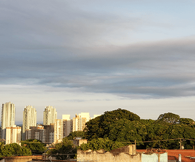 O sol aparece entre nuvens, na manhã desta sexta, em Indaiatuba (Foto: Patrícia Lisboa/Dropes)