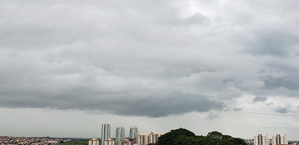 Ocorre muita nebulosidade, em Indaiatuba, na manhã desta sexta (Foto: Patrícia Lisboa/Dropes)