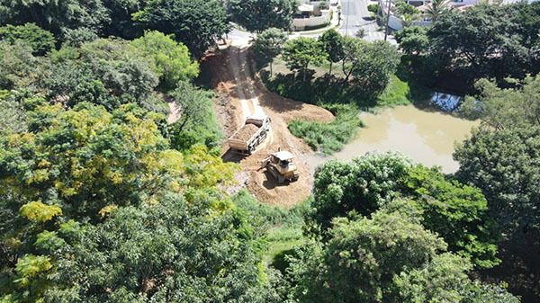 O desassoreamento é uma ação importante para evitar o acúmulo de sedimentos e garantir a preservação do lago (Foto: Thomaz Edson/DCS/Saae)