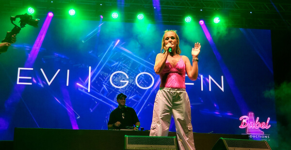 Evi Goffin em show gratuito no 32º Maio Musical de Indaiatuba, no Parque Ecológico (Foto: Patrícia Lisboa/Dropes)