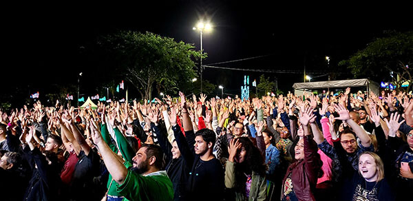 Público da Rosa de Saron e Camareta no 32º Maio Musical (Foto: Patrícia Lisboa/Dropes)
