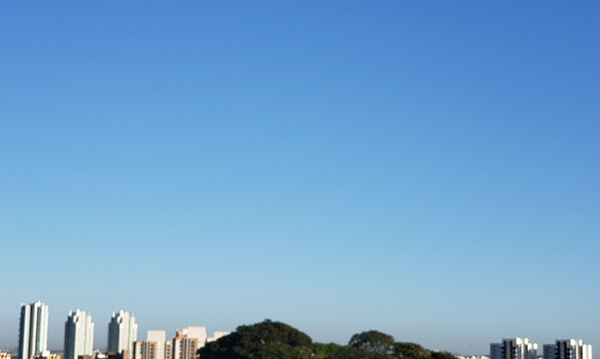 A segunda-feira é de céu claro, em Indaiatuba (Foto: Patrícia Lisboa/Dropes)