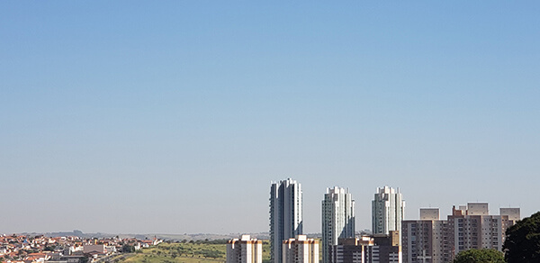 A segunda-feira é de céu claro, em Indaiatuba (Foto: Patrícia Lisboa/Dropes)