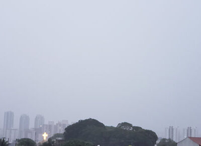 Chove, em Indaiatuba, na manhã desta segunda-feira (Foto: Patrícia Lisboa/Dropes)