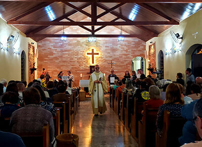 A reinauguração da Igreja Santo Antônio aconteceu nesta quinta, Dia do Padroeiro (Foto: Patrícia Lisboa/Dropes)