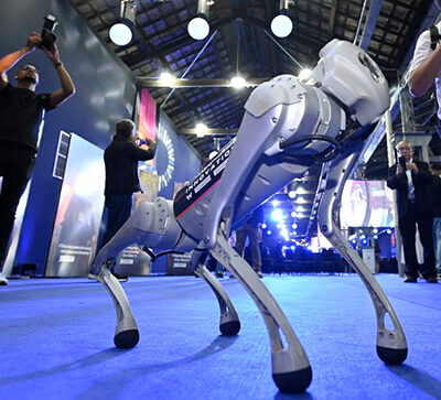 O cachorro robô é uma das atrações do Campinas Innovation Week (Foto: Rogério Capela/PMC)