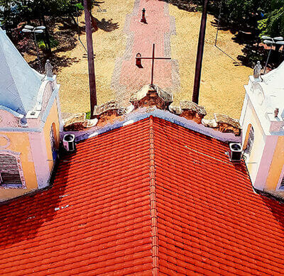 Obras começam pelo telhado da Igreja Matriz Nossa Senhora da Candelária (Foto: Reprodução)