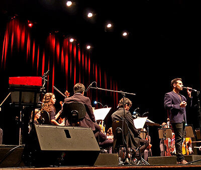 Orquestra Jovem de Indaiatuba em concerto com tenor Arthur Raymundo no Ciaei (Foto: Patrícia Lisboa/Dropes)