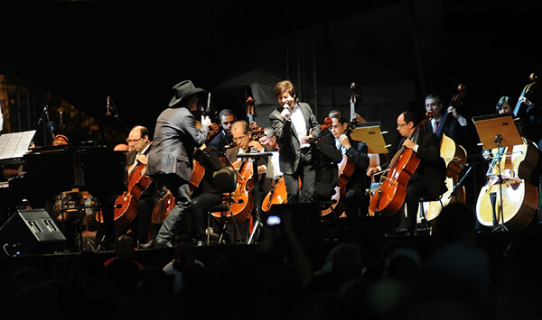 Dupla se apresenta com a Orquestra após 11 anos, última vez havia sido nos 239 anos da cidade (Foto: Carlos Bassan)