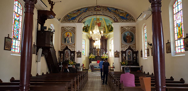 Interior da Igreja Nossa Senhora de Lourdes (Foto: Patrícia Lisboa/Dropes)