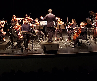 Orquestra Jovem de Indaiatuba, sob regência de Felipe Oliveira (Foto: Arquivo/Patrícia Lisboa/Dropes)