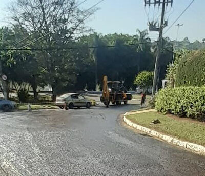 Os trabalhos de recapeamento se concentraram nas alamedas dos Jacarandás e Perobas, em Itaici (Foto: Divulgação/PMI)