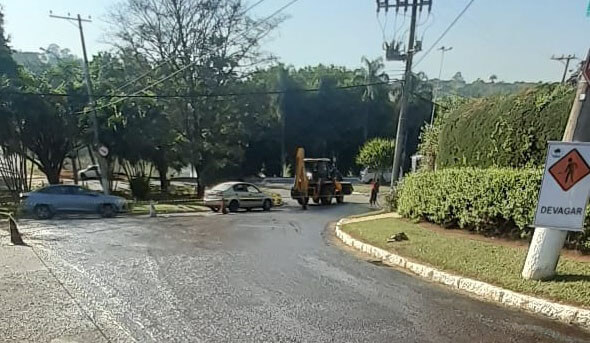 Os trabalhos de recapeamento se concentraram nas alamedas dos Jacarandás e Perobas, em Itaici (Foto: Divulgação/PMI)