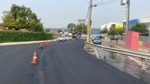 Rua Yoriko Gonçalves recebe recapeamento em um trecho de 850 metros lineares (Foto: Divulgação/PMI)