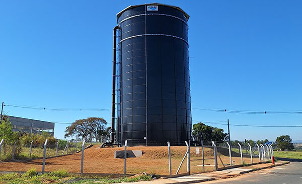 O novo reservatório do bairro Tombadouro contribui para o abastecimento de água de toda a cidade (Foto: Matheus Kleim/DCS/Saae)