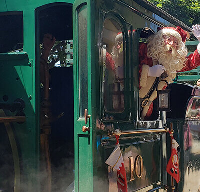 Chegada do Papai Noel de locomotiva, no Museu Ferroviário, em 2023 (Foto: Patrícia Lisboa/Arquivo/Dropes)