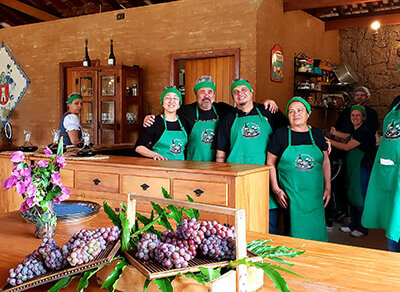 Empreendedores comemoram encerramento de curso de turismo rural com almoço (Foto: Patrícia Lisboa/Dropes)