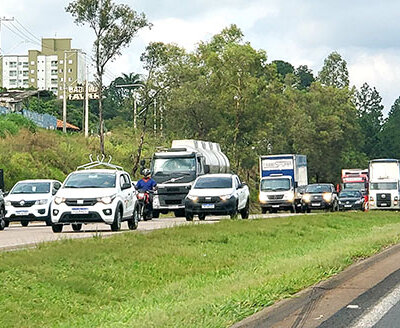 Só na SP-75 são esperados 95 mil veículos no feriado de Natal (Foto: Patrícia Lisboa/Dropes)